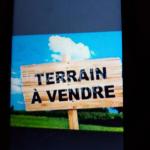 A vendre demi lot de terrain 